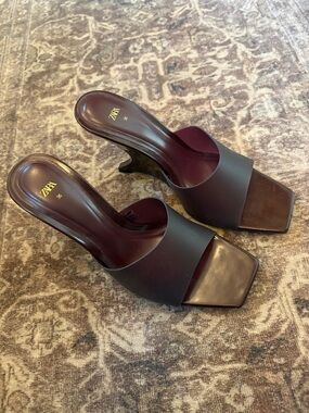Zara Women's Burgundy Square-Toe Mule Heel sandal 36/6